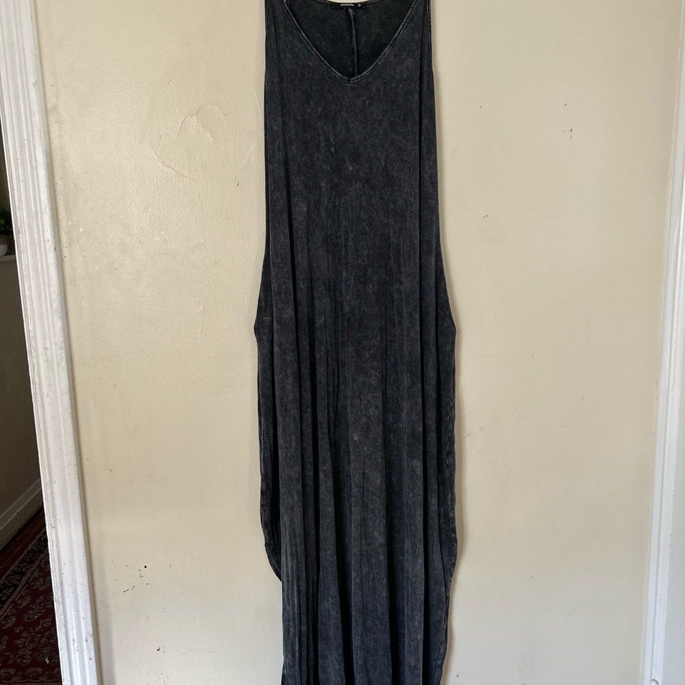 Annabelle charcoal gray V neck Maxi Dress with pockets size small